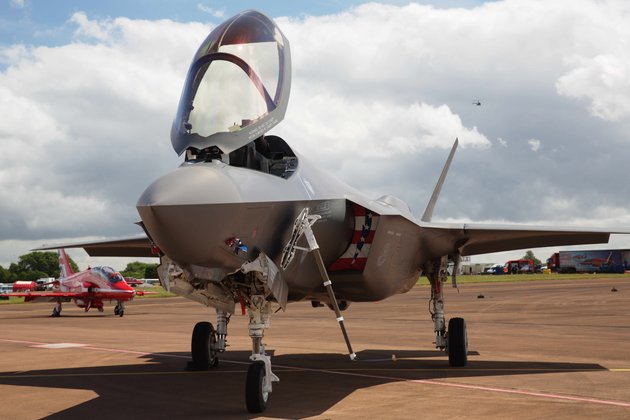 Истребитель пятого поколения F-35B Lightning II