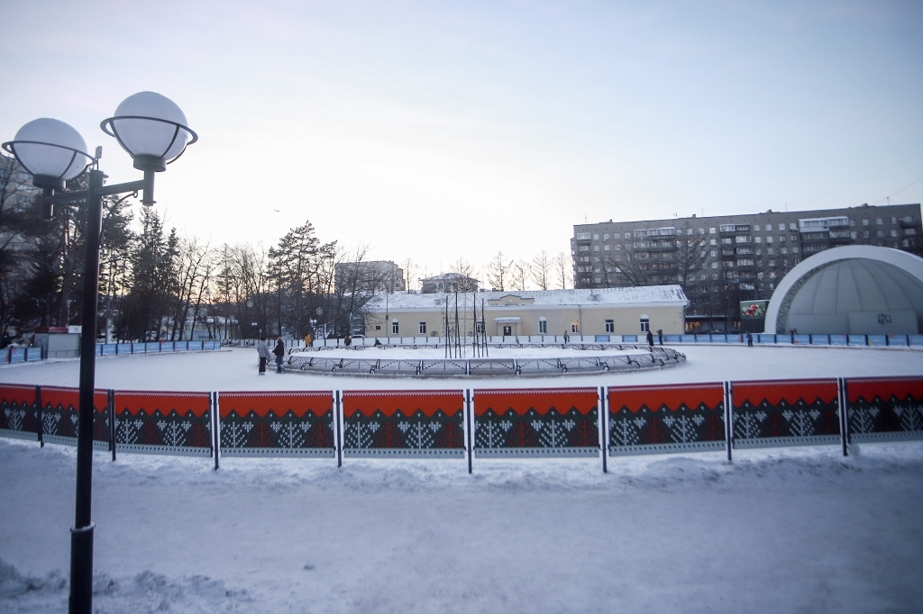 Каток в Центральном парке Новосибирска