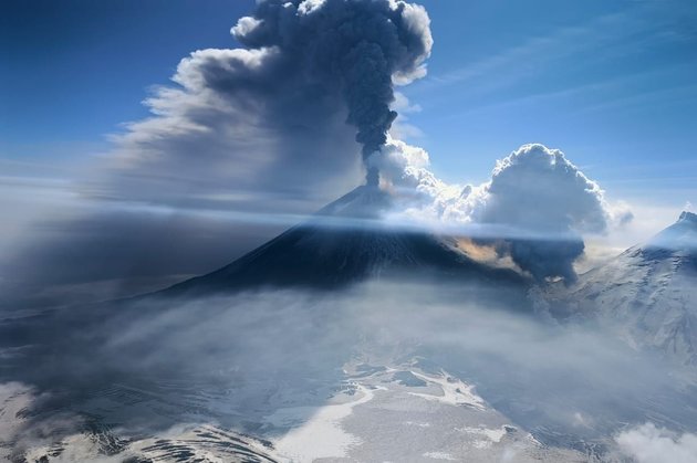 Извержение вулкана Ключевская Сопка
