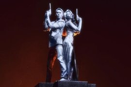 Заставка к фильму «Небриллиатновая рука» от ТНТ