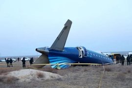 Место крушения самолета Azerbaijan Airlines в Актау
