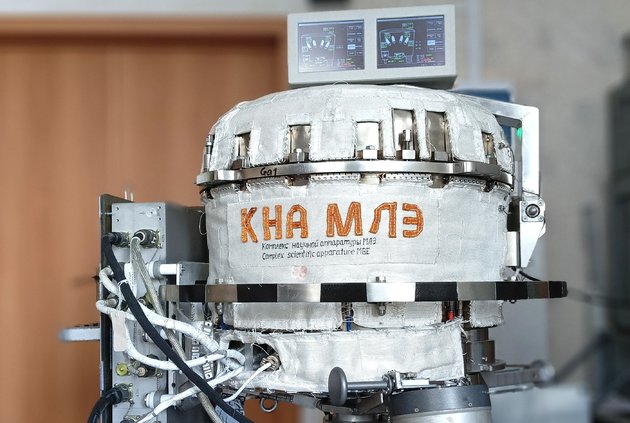 Установка для выращивания полупроводников в космосе
