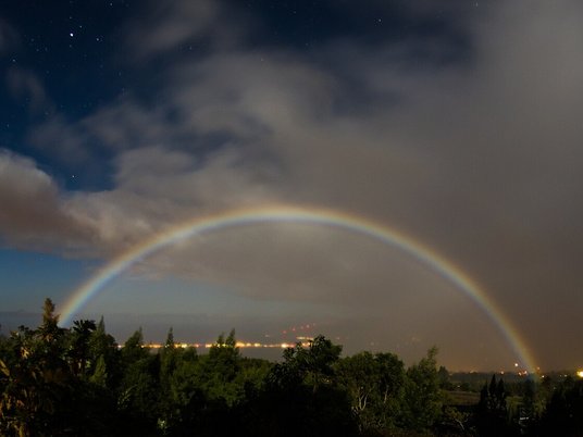 Лунная радуга