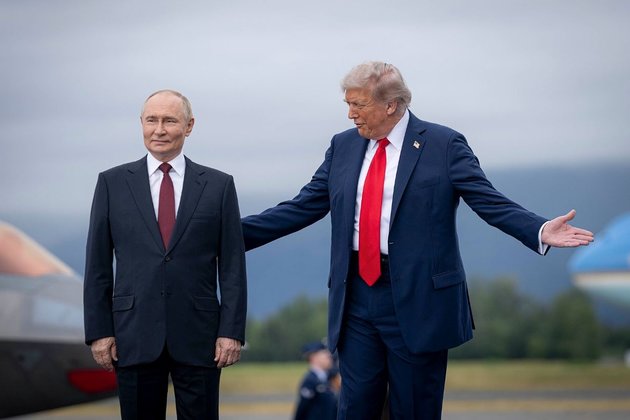 Президент России Владимир Путин и президент США Дональд Трамп на Аляске