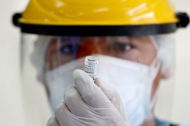 Вакцина Pfizer и BioNTech от коронавируса