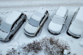 Автомобиль под снегом