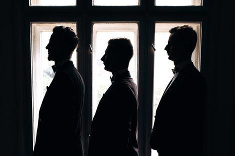 Силуэты людей