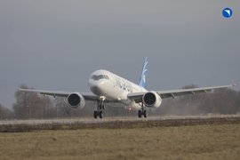 Второй импортозамещенный МС-21 в момент приземления в Жуковском