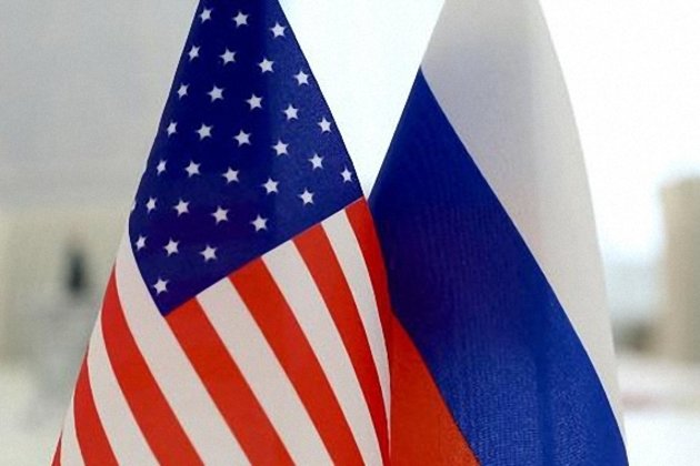 Флаги России и США