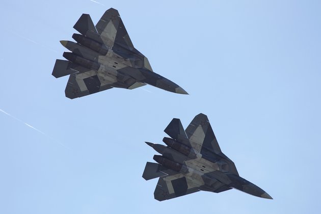 Истребителя пятого поколения Су-57