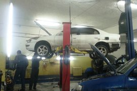 Автомобиль, машина на СТО