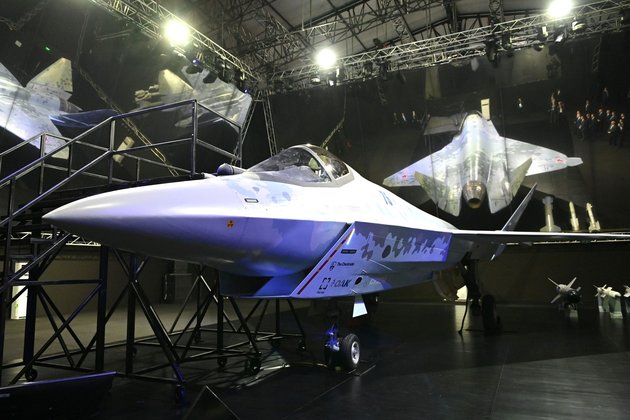 Легкий истребитель пятого поколения Су-75 Checkmate