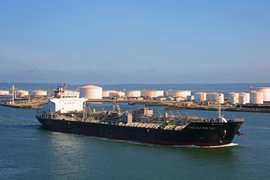 Нефтяной танкер