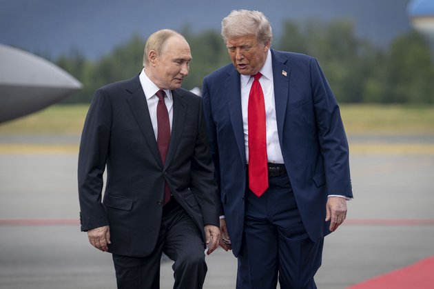 Президенты России и США Владимир Путин и Дональд Трамп