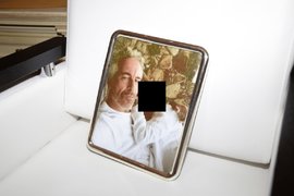 Снимок из дела Джеффри Эпштейна