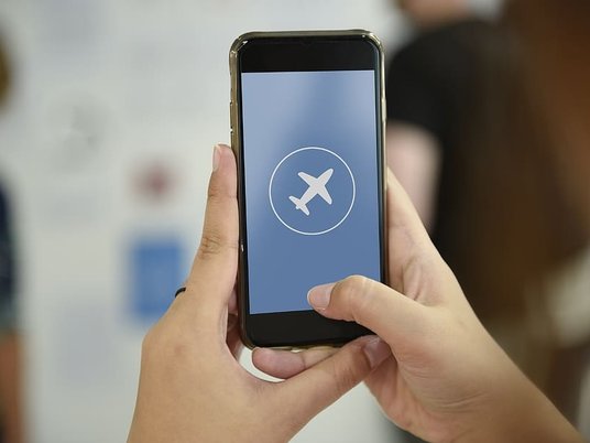 Зачем на смартфоне нужен авиарежим