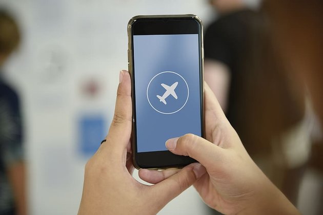 Зачем на смартфоне нужен авиарежим
