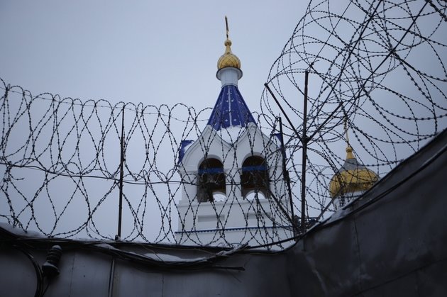 Крещение в мужской колонии