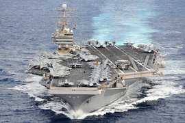 Американский авианосец USS Abraham Lincoln