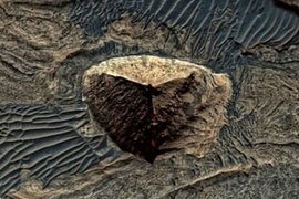 Загадочную пирамиду нашли на Марсе