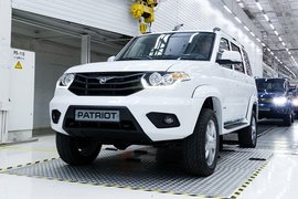 Автомобиль УАЗ Патриот