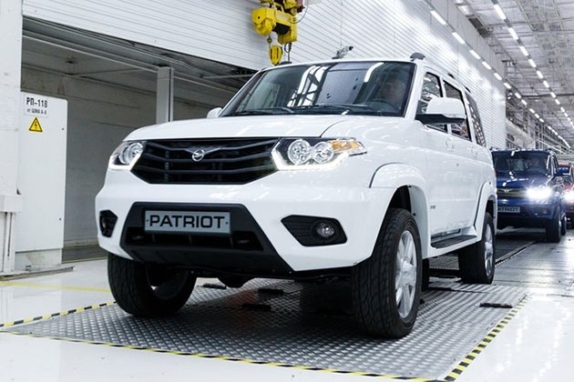 Автомобиль УАЗ Патриот