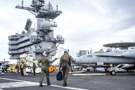 Авианосец ВМС США George H.W. Bush