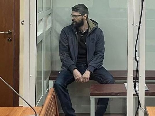 Пасынок Стаса Намина Роман Ткаченко в зале суда