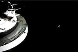 Корабль Orion миссии Artemis II и Земля