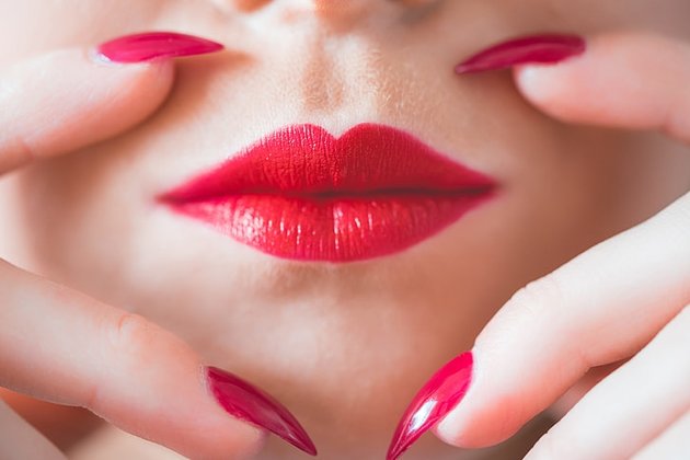 Wildberries запустил виртуальную примерку косметики