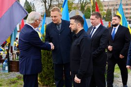 Король Швеции Карл XVI Густав, мэр Львова Андрей Садовый и президент Украины Владимир Зеленский