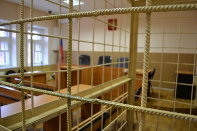 Суд
