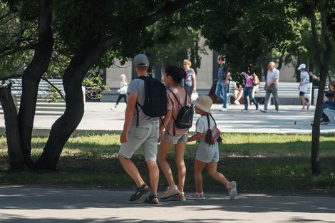 Люди в шортах