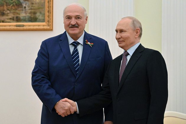 Президенты Белоруссии и России Александр Лукашенко и Владимир Путин