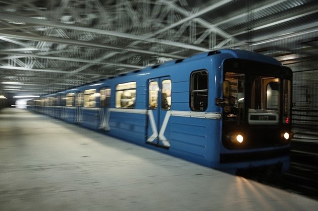 Поезд метро