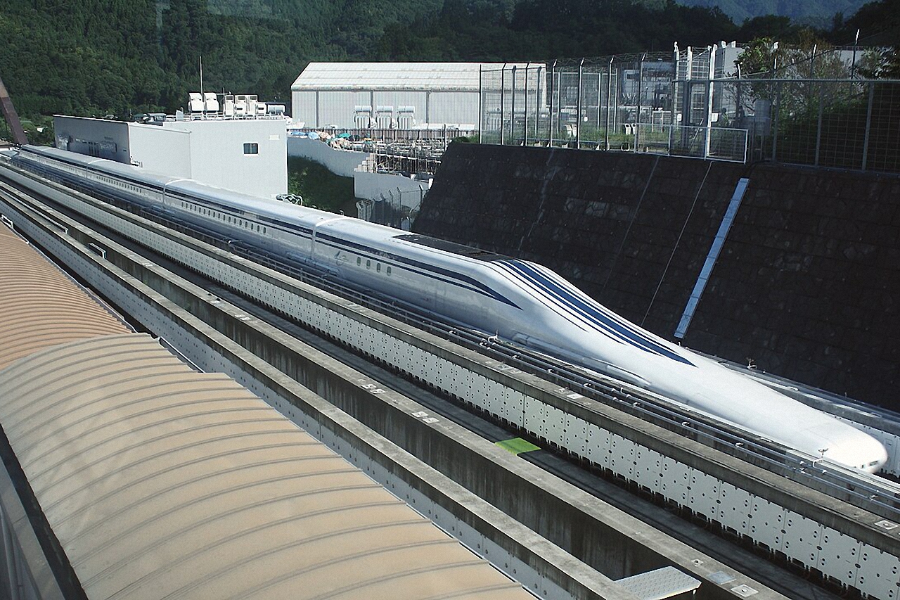 Японский маглев Shinkansen серии L0 на испытаниях