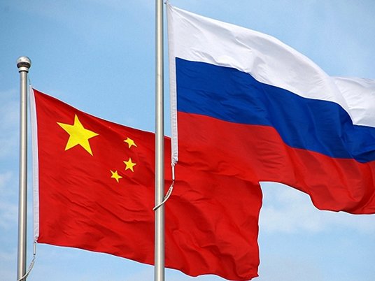 Флаги России и Китая