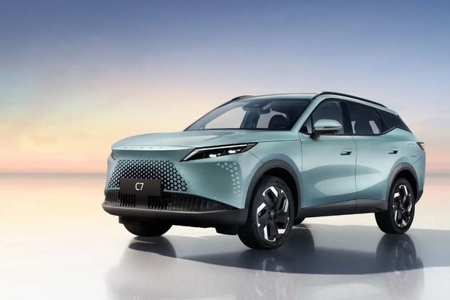 Omoda C7