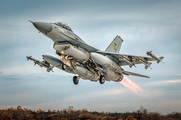 Истребитель F-16 ВВС Украины