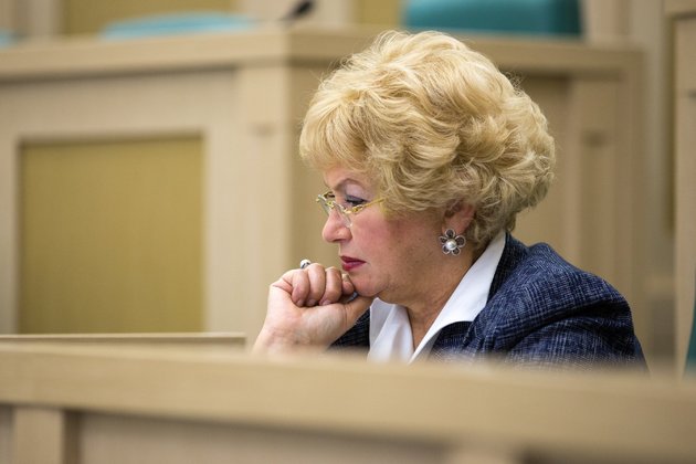 Сенатор Людмила Нарусова