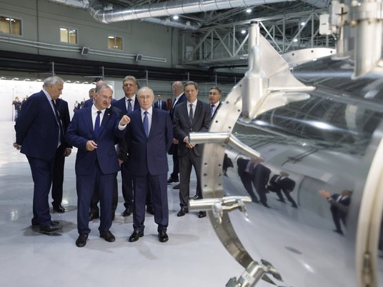Путин открывает «Сибирский кольцевой источник фотонов»