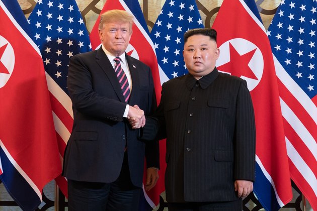 Президент США Дональд Трамп и лидер КНДР Ким Чен Ын