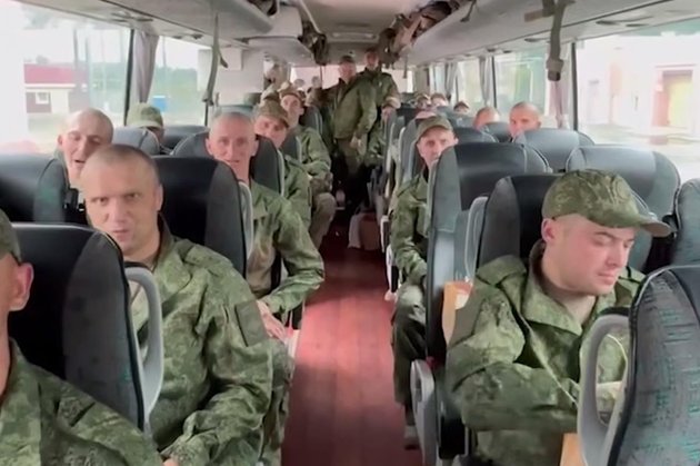 Россия вернула 103 военнослужащих из плена