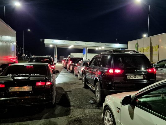 Очередб на АЗС Газпром