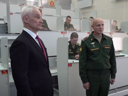Министр обороны РФ Андрей Белоусов в НВВКУ