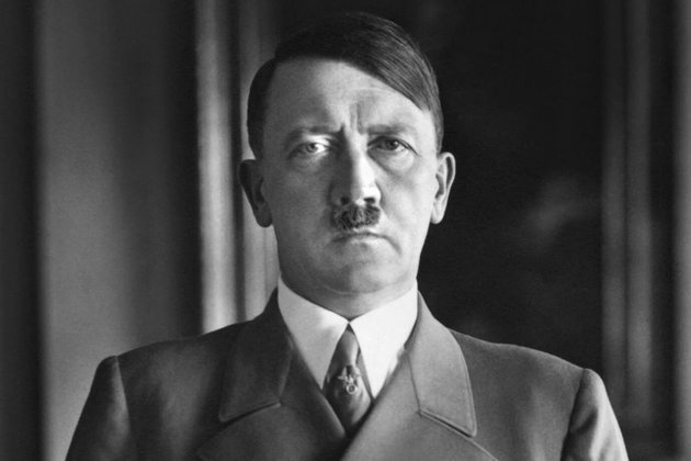 Адольф Гитлер
