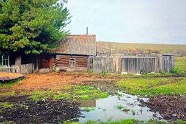 Место нападения медведя на женщину в селе Вознесенка Красноярского края